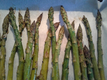Oven roasted asparagus with salt, pepper, and garlic